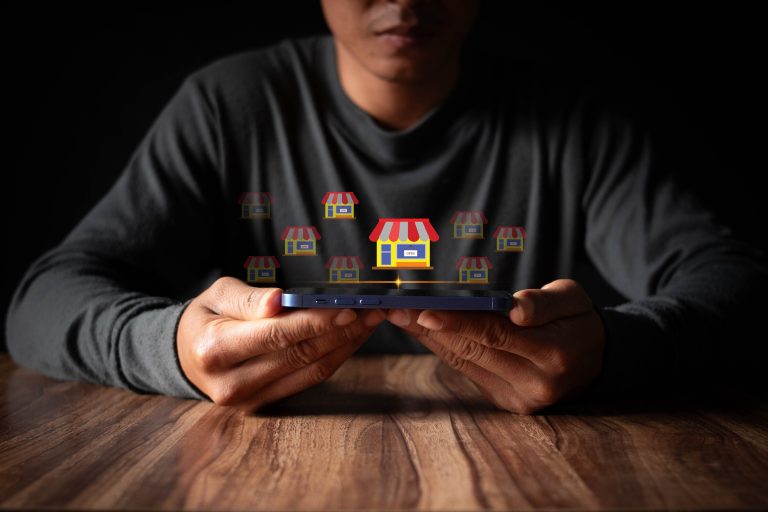 Franchise,marketing,concept,and,successful,partnership,franchise,marketing,system,people