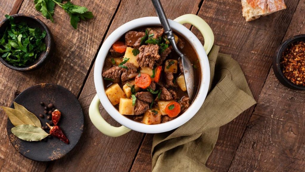 Keuntungan Memiliki Slow Cooker Untuk Memasak Daging Menciptakan Kelezatan Tanpa Repot