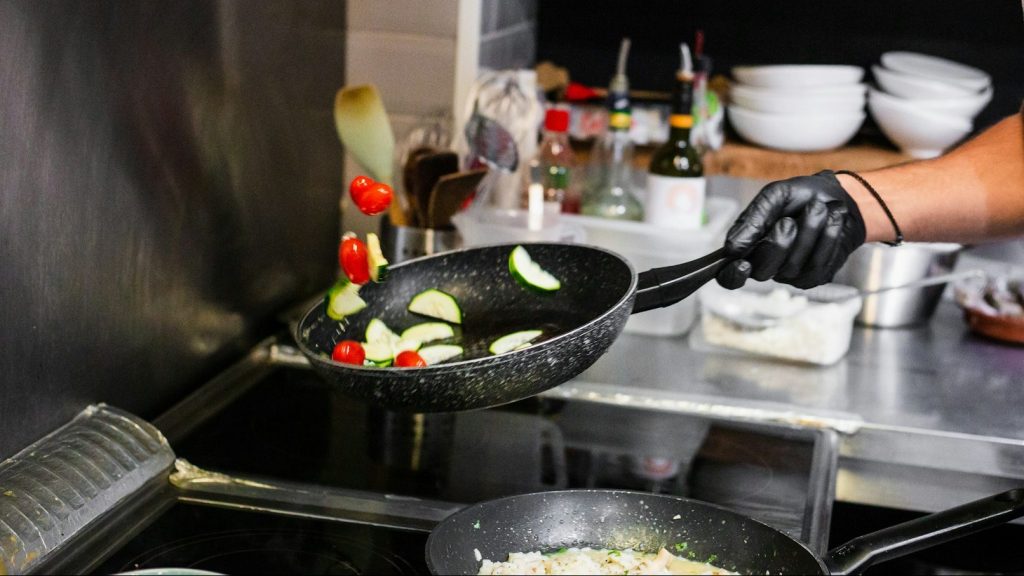 Tips Memilih Wajan Anti Lengket yang Bebas Bahan Kimia: Panduan Lengkap untuk Dapur Sehat Anda