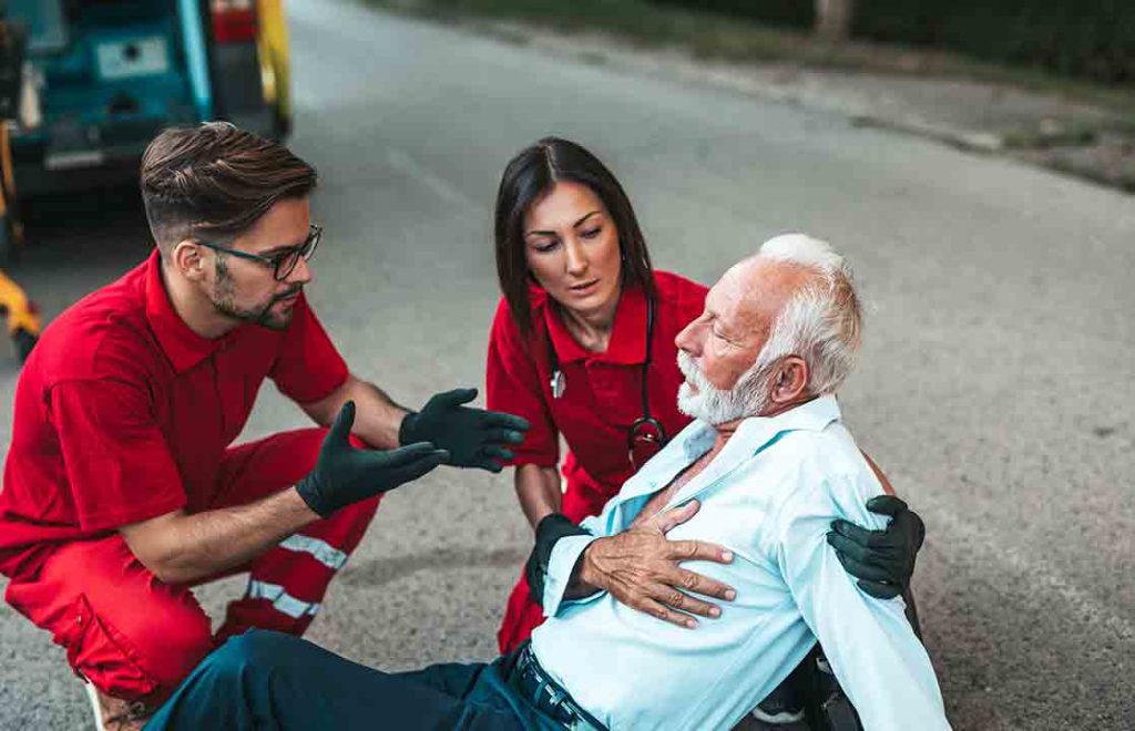 Tips Pertolongan Pertama Saat Melihat Orang Stroke: Panduan Cepat dan Tepat